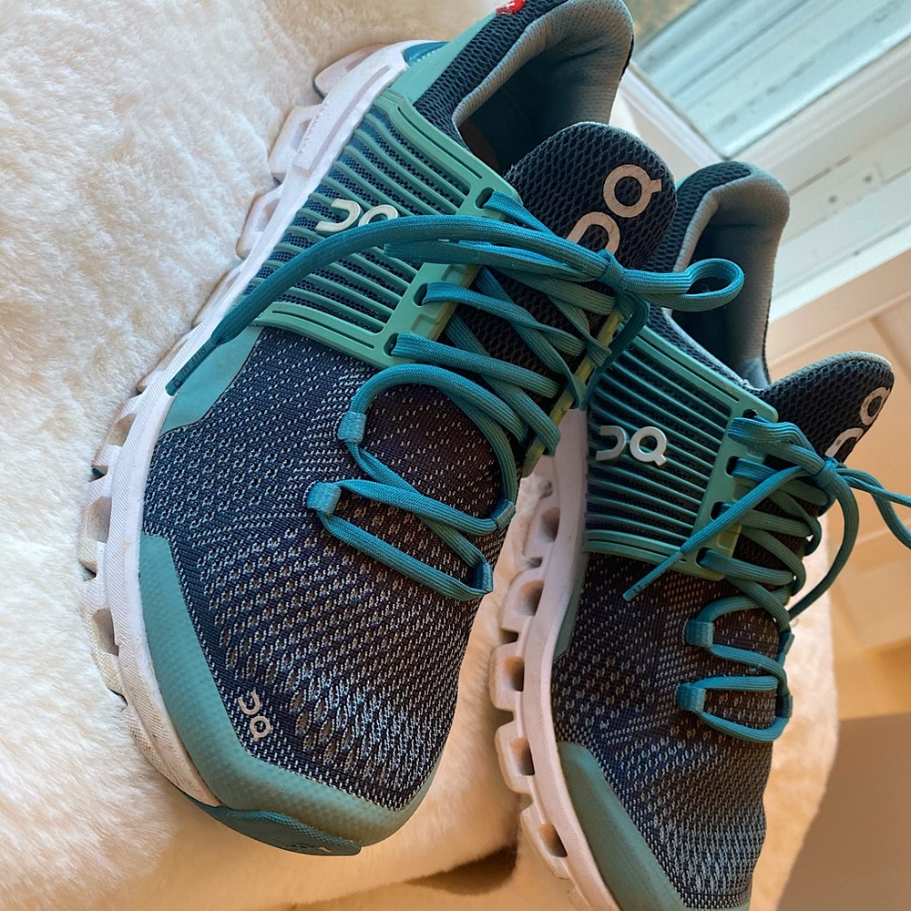 On Cloud tennis shoes